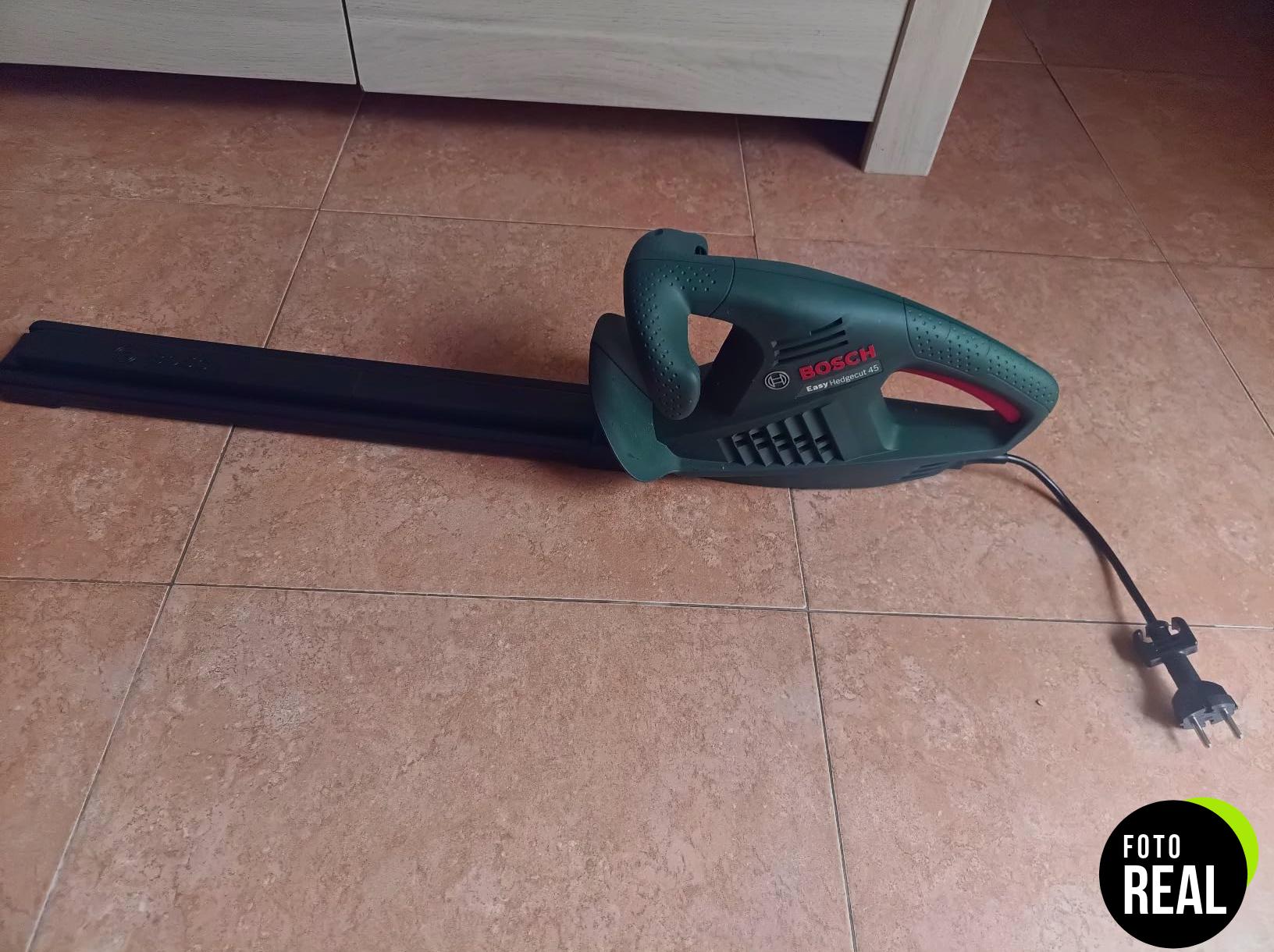 bosch-cortasetos-electrico-easyhedgecut-55cm-foto-1