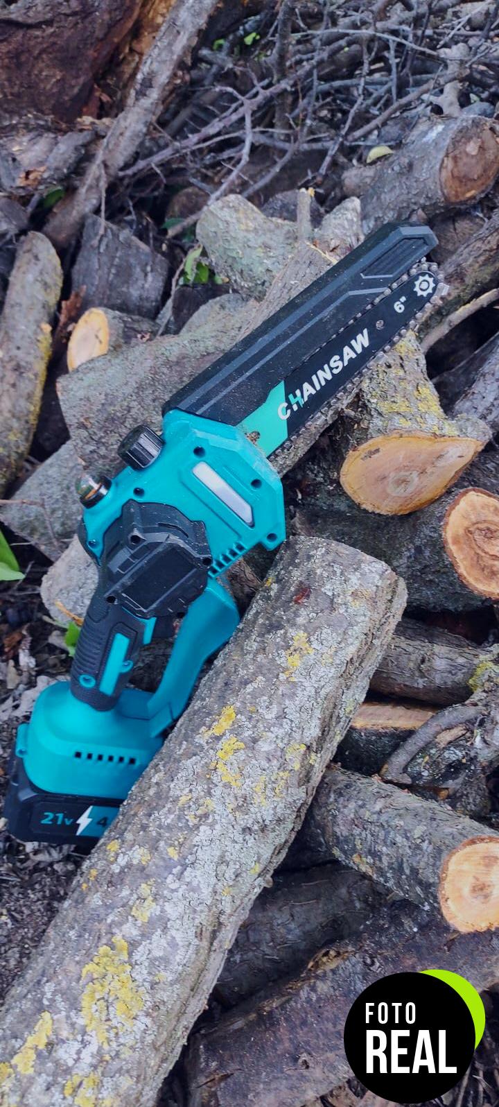mini-motosierra-electrica-6-pulgadas-8000mah-foto-3